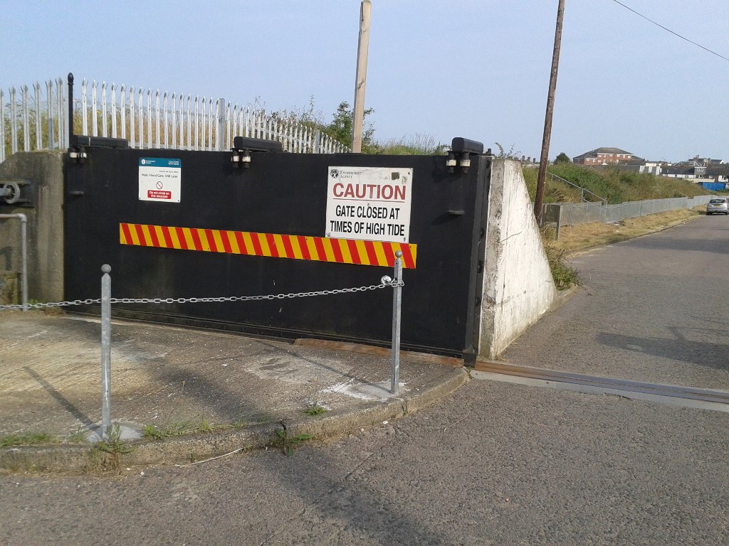 chainRoundPavementWalton chainRoundPavementWalton